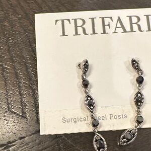 Trifari Black and Silver Drop Earrings vintage